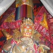 印度甘丹萨济寺的金甲衣圣像